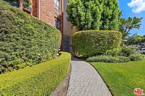 $2,900 | 1440 Veteran Avenue, Unit 404, Los Angeles, CA 90024