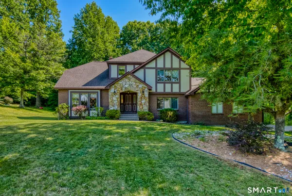 $549,900 | 61 Putting Green Lane, Prospect, CT 06712