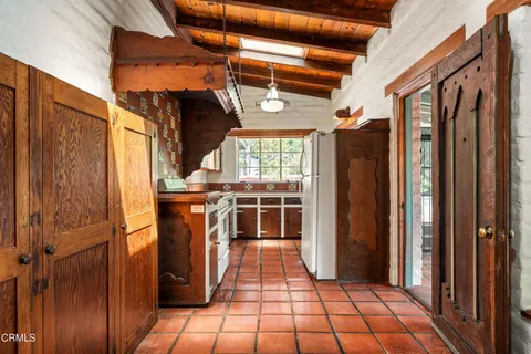 $1,589,000 | 2300 El Moreno Street, La Crescenta, CA 91214