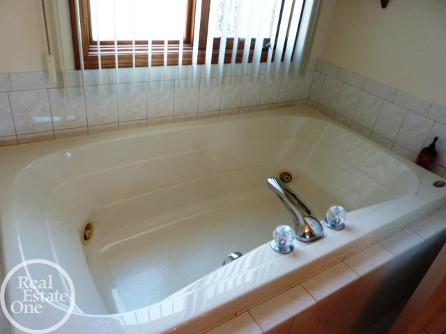 8857 Bordman Road Almont, MI 48003 - Photo 19 of 43 31294762-18.JPG