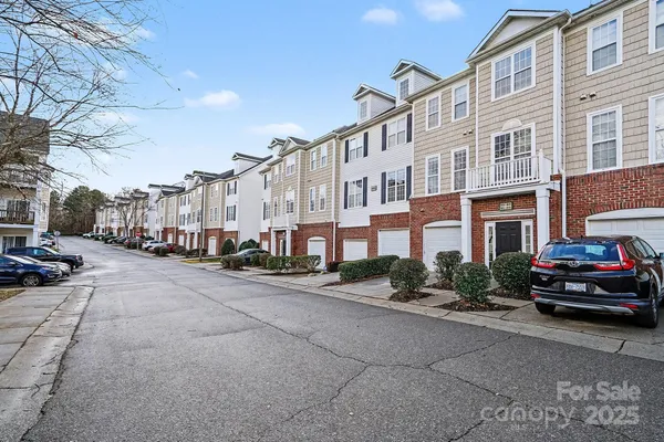 $249,000 | 6812 Park Pl Drive, Charlotte, NC 28262