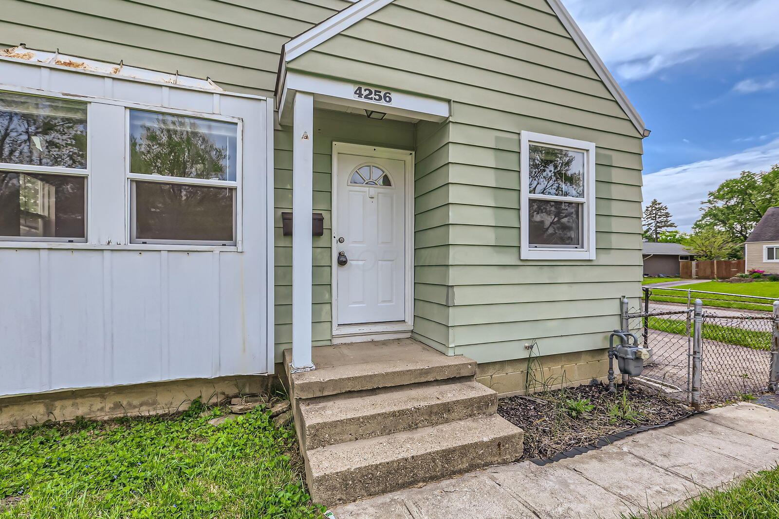 4256 Blythe Road Columbus, OH 43224 - Photo 3 of 27 4256 Blythe Rd Blythe Rd - Web Quality -