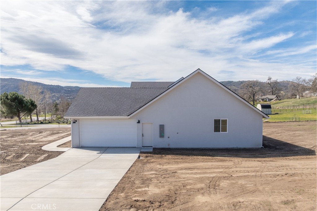 24401 Oaktree Court Tehachapi, CA 93561 - Photo 31 of 49 Gallery Image 31
