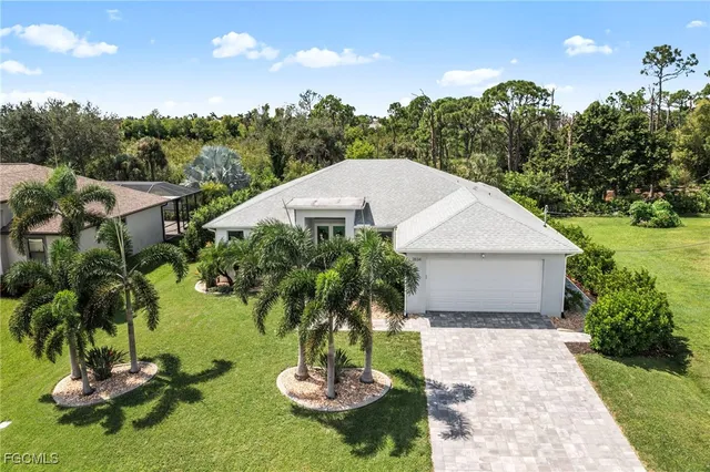 $565,000 | 2834 Southwest 25th Place, Cape Coral, FL 33914