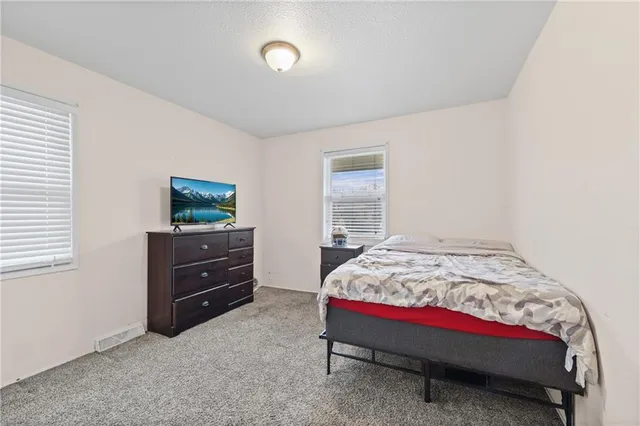 $245,000 | 6201 East 140th Place, Grandview, MO 64030