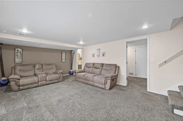 $245,000 | 6201 East 140th Place, Grandview, MO 64030