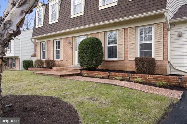 $925,000 | 8104 Viola Street, Springfield, VA 22152