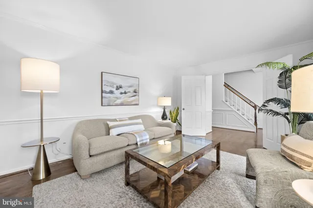 $925,000 | 8104 Viola Street, Springfield, VA 22152