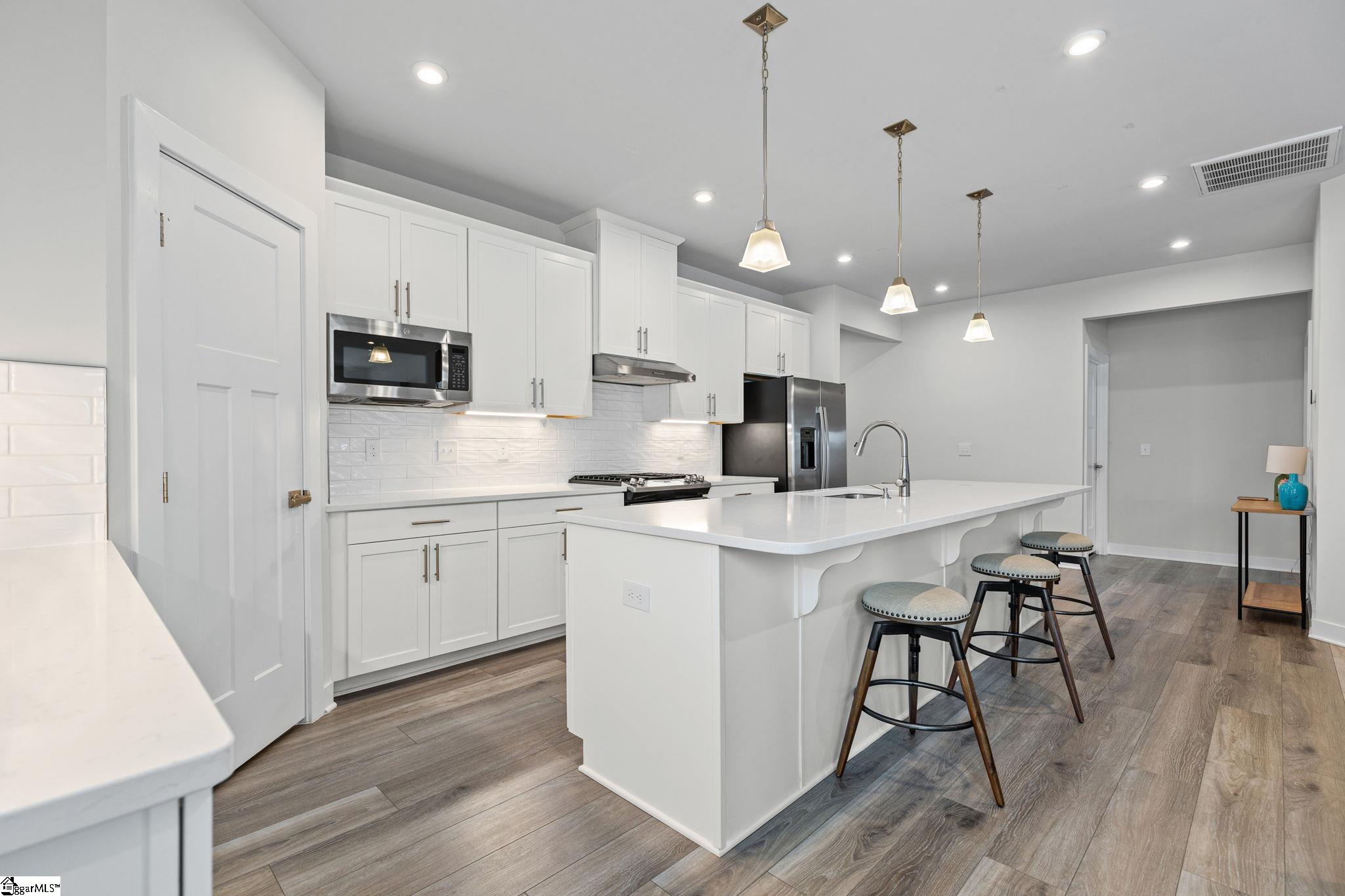 42 Comanche Trail Greenville, SC 29607 - Photo 12 of 47