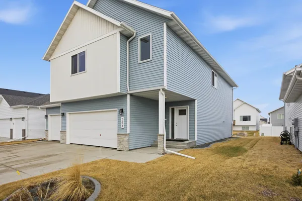 $415,000 | 7274 29th Street South, Fargo, ND 58104