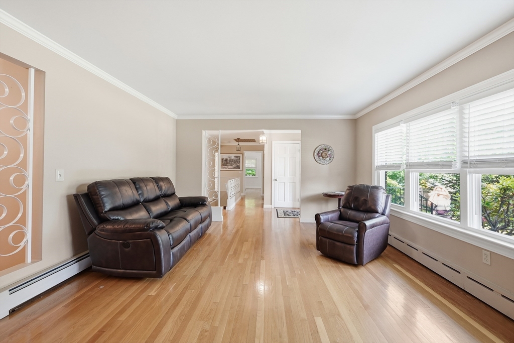 22 Maxdale Road Worcester, MA 01602 - Photo 4 of 34