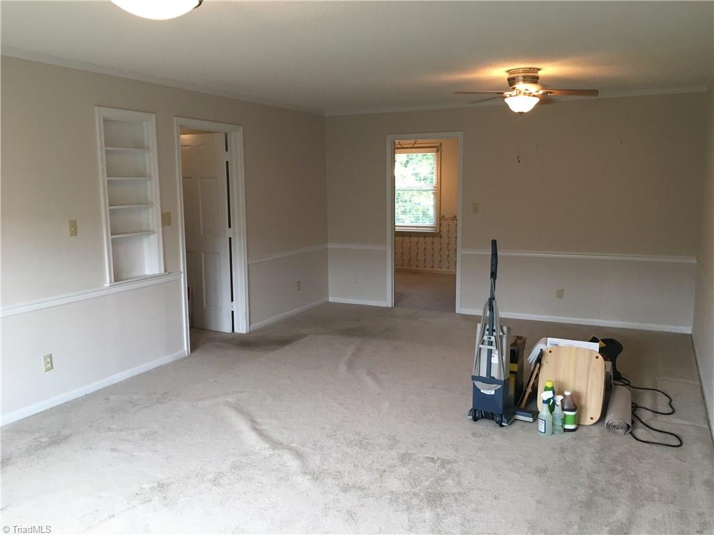2711 Reynolda Road, Unit D8 Winston-Salem, NC 27106 - Photo 2 of 11 Gallery Image 2