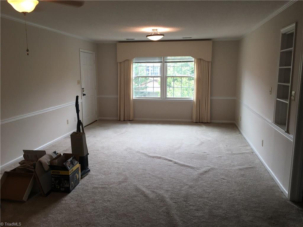 2711 Reynolda Road, Unit D8 Winston-Salem, NC 27106 - Photo 3 of 11 Gallery Image 3