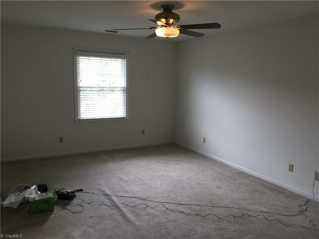 2711 Reynolda Road, Unit D8 Winston-Salem, NC 27106 - Photo 9 of 11 Gallery Image 9
