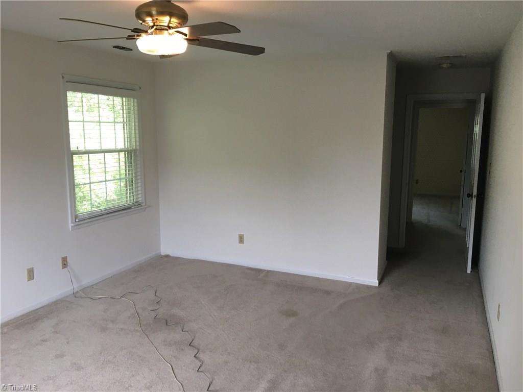 2711 Reynolda Road, Unit D8 Winston-Salem, NC 27106 - Photo 10 of 11 Gallery Image 10