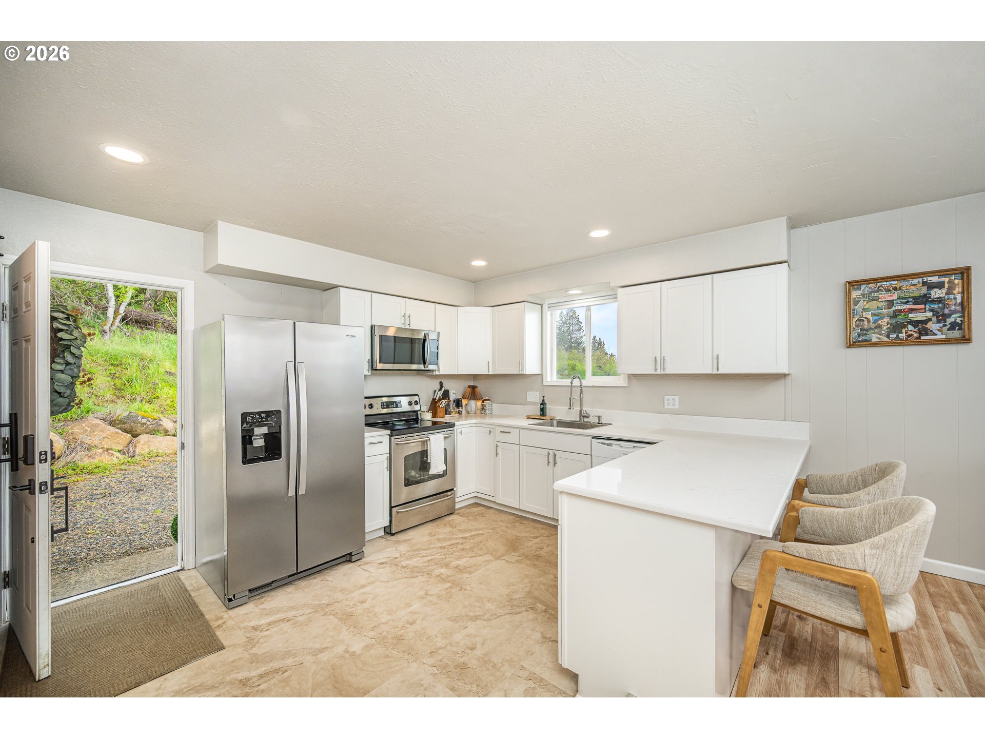 745 Boulder Loop Creswell, OR 97426 - Photo 3 of 22