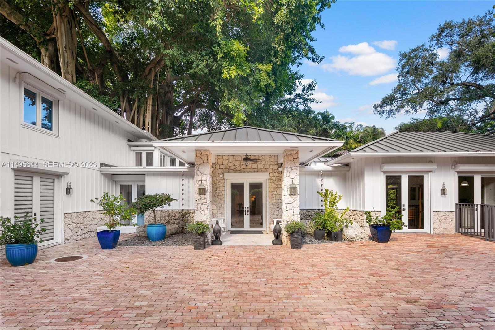 3659 Bayview Road Miami, FL 33133 - Photo 3 of 68