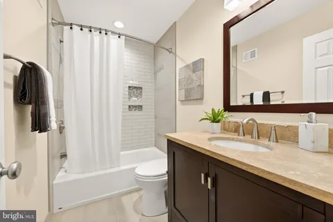 $750,000 | 11792 Great Owl Circle, Reston, VA 20194