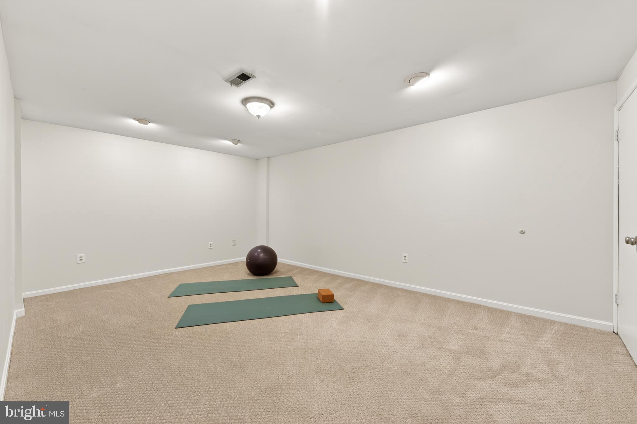 11792 Great Owl Circle Reston, VA 20194 - Photo 31 of 56