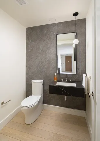 $3,650,000 | 200 East 20th Street, Unit 2C | Gramercy