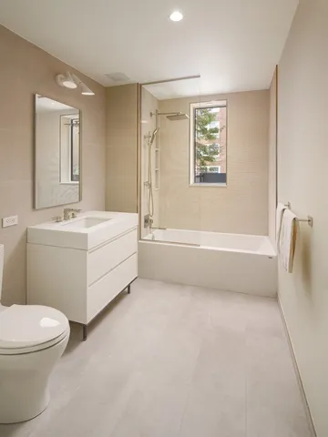 $3,650,000 | 200 East 20th Street, Unit 2C | Gramercy