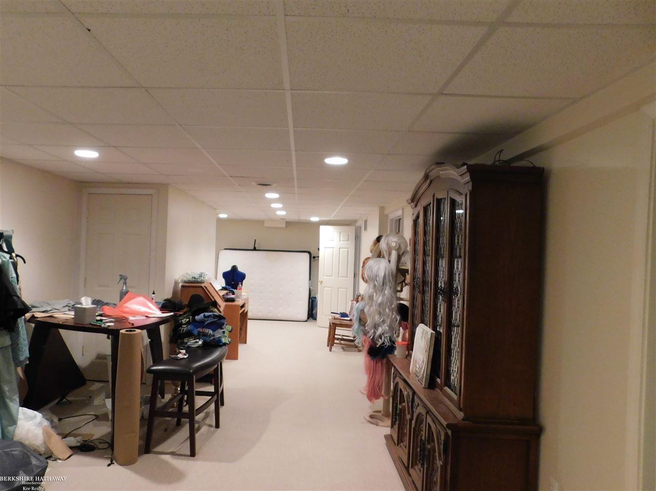 33183 Utica Road Fraser, MI 48026 - Photo 14 of 22 31333500-13.JPG