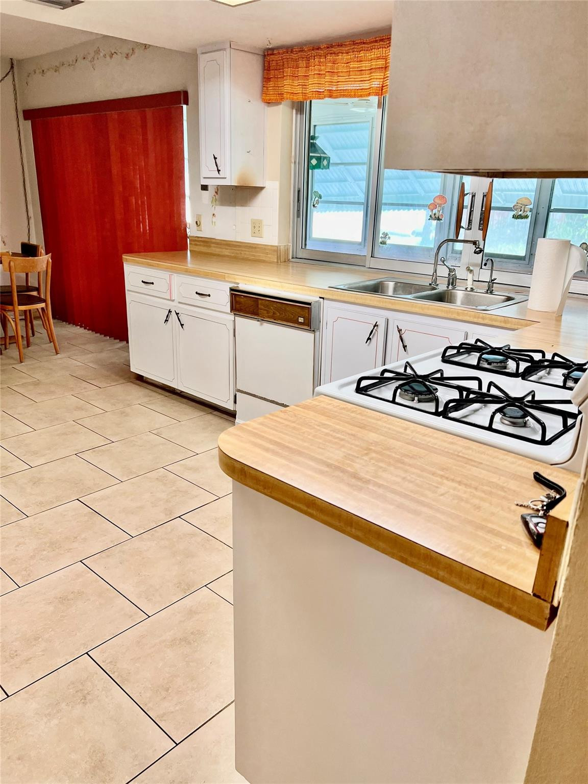 2640 North Pine Island Road Sunrise, FL 33322 - Photo 13 of 16 Photo 13