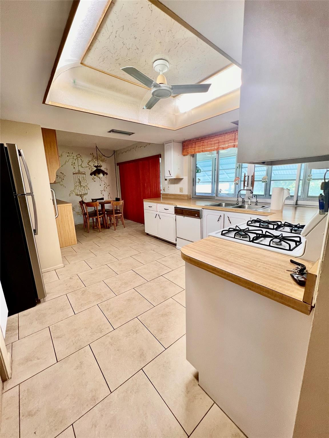 2640 North Pine Island Road Sunrise, FL 33322 - Photo 5 of 16 Photo 5