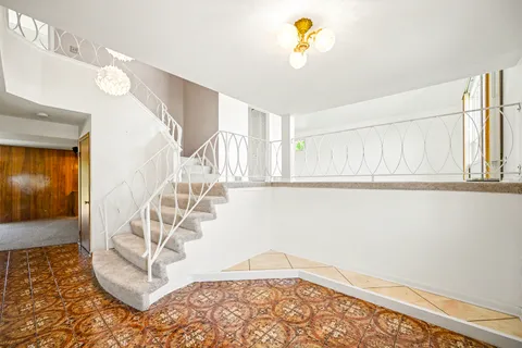 $585,000 | 9834 North Maynard Terrace, Niles, IL 60714