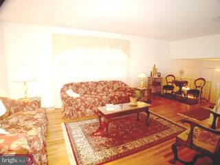 440 Mark Place Philadelphia, PA 19115 - Photo 2 of 6