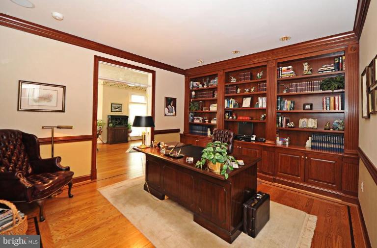 11191 Gunston Road Lorton, VA 22079 - Photo 15 of 30 Library