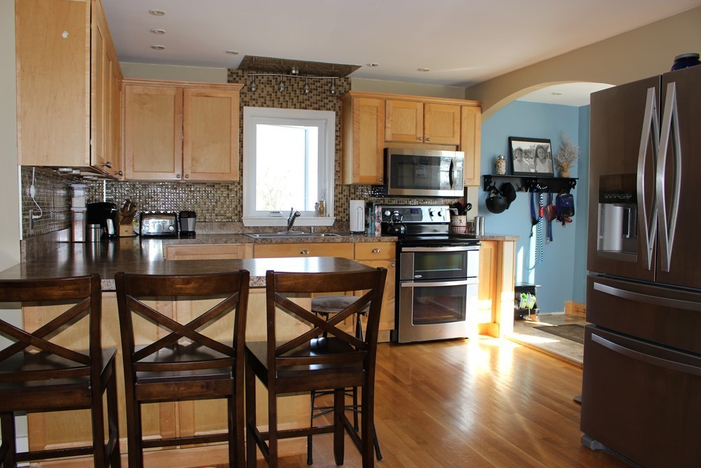 10 Reynolds Road Peabody, MA 01960 - Photo 7 of 21 Gallery Image 7