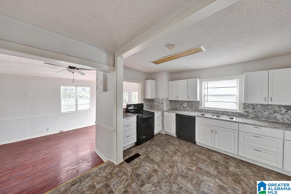1121 9th Avenue Midfield, AL 35228 - Photo 4 of 28