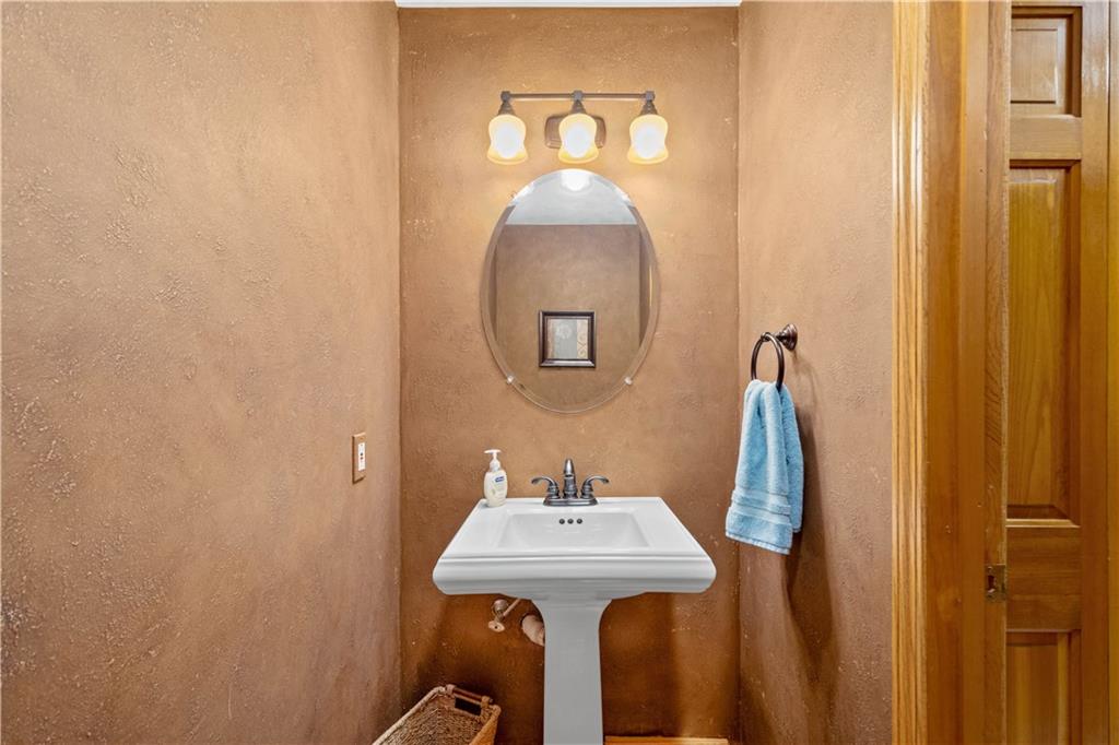 1860 Barclay Hill Road Beaver, PA 15009 - Photo 10 of 25 Gallery Image 10