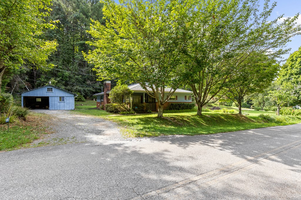 514 Ash Loop Road Blue Ridge, GA 30513 - Photo 3 of 24