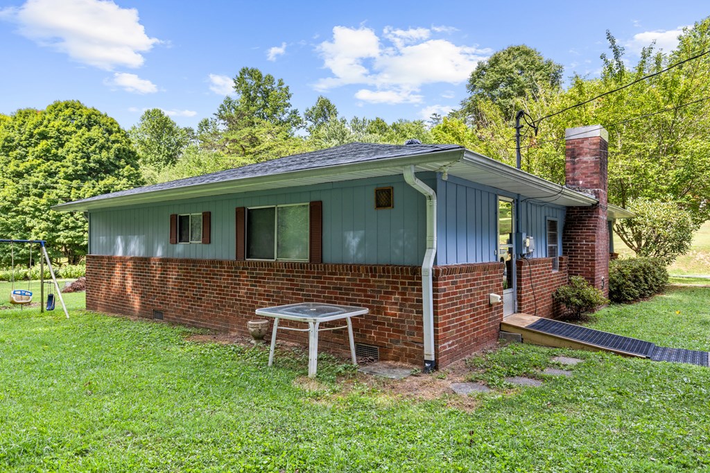 514 Ash Loop Road Blue Ridge, GA 30513 - Photo 5 of 24