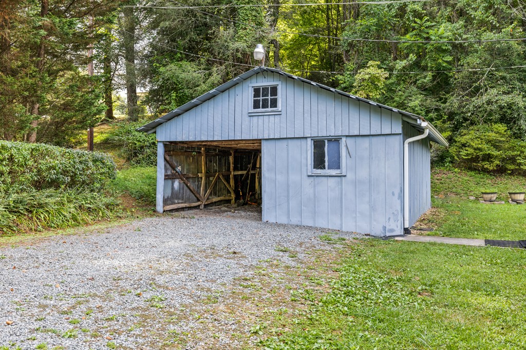 514 Ash Loop Road Blue Ridge, GA 30513 - Photo 6 of 24