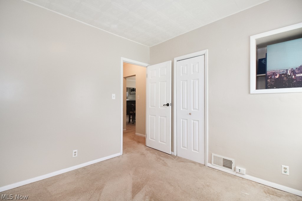 6821 Ackley Road Parma, OH 44129 - Photo 12 of 35