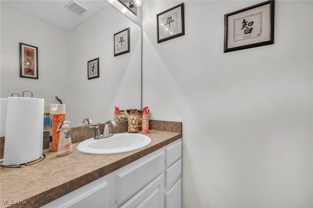 4390 Sexton Road Cleveland, OH 44105 - Photo 15 of 30