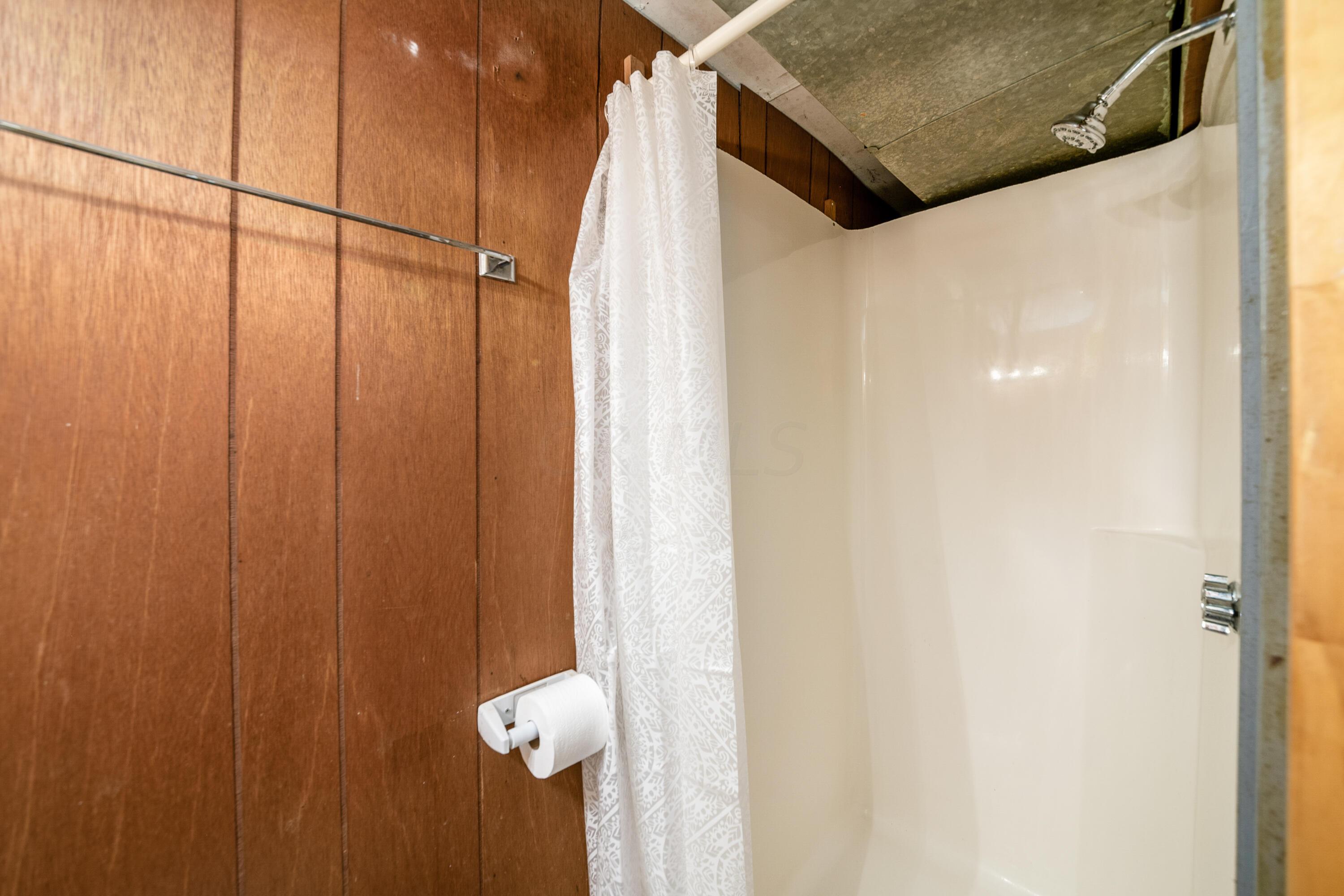 1818 Devonshire Road Columbus, OH 43219 - Photo 25 of 32 031_3_L 1818 Devonshire Rd077
