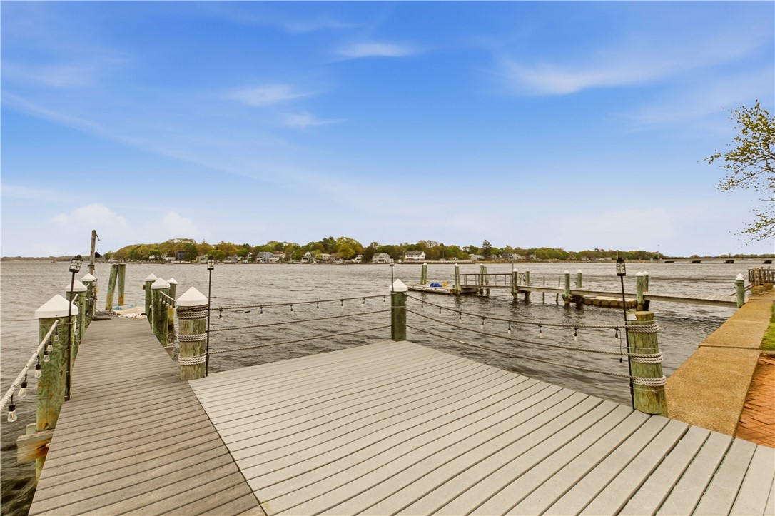 507 County Road Barrington, RI 02806 - Photo 8 of 45