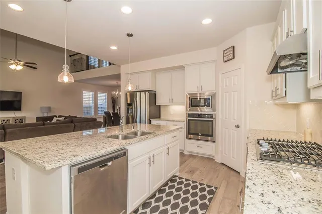 $2,900 | 908 Foxglove Drive, Little Elm, TX 75068