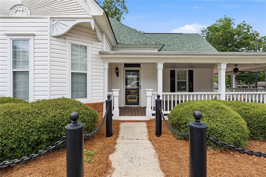 176 Confederate Avenue Dallas, GA 30132 - Photo 3 of 41