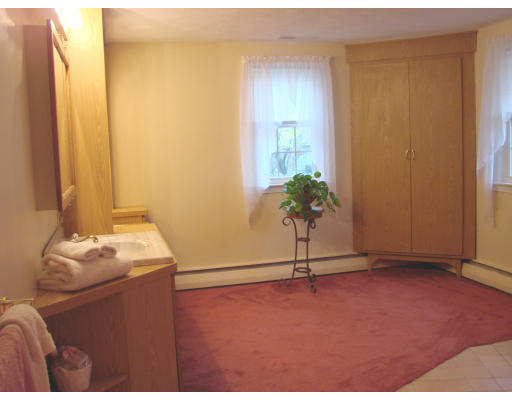 18 Sachem Road Peabody, MA 01960 - Photo 11 of 26 Gallery Image 11