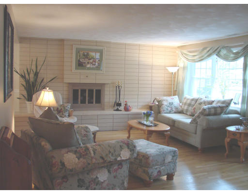 18 Sachem Road Peabody, MA 01960 - Photo 4 of 26 Gallery Image 4