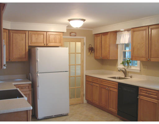 18 Sachem Road Peabody, MA 01960 - Photo 7 of 26 Gallery Image 7