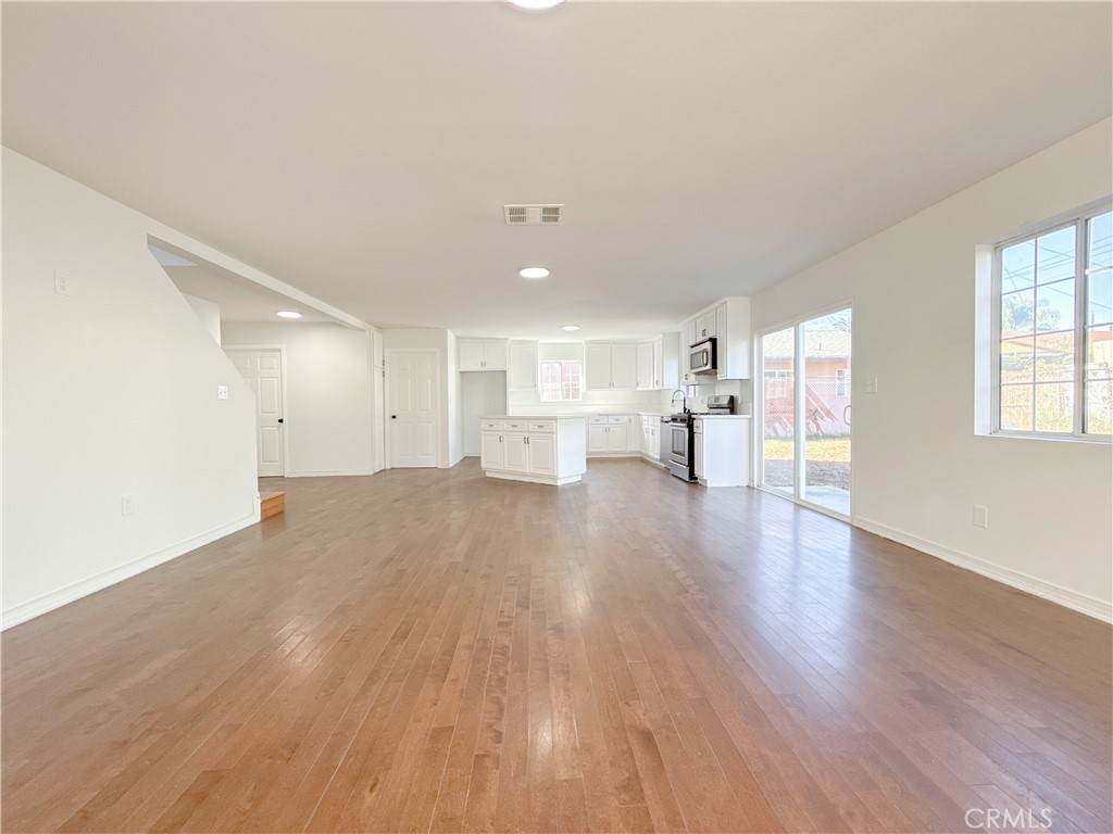 2223 East Oris Street Compton, CA 90222 - Photo 7 of 31