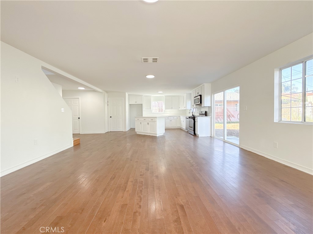 2223 East Oris Street Compton, CA 90222 - Photo 7 of 31