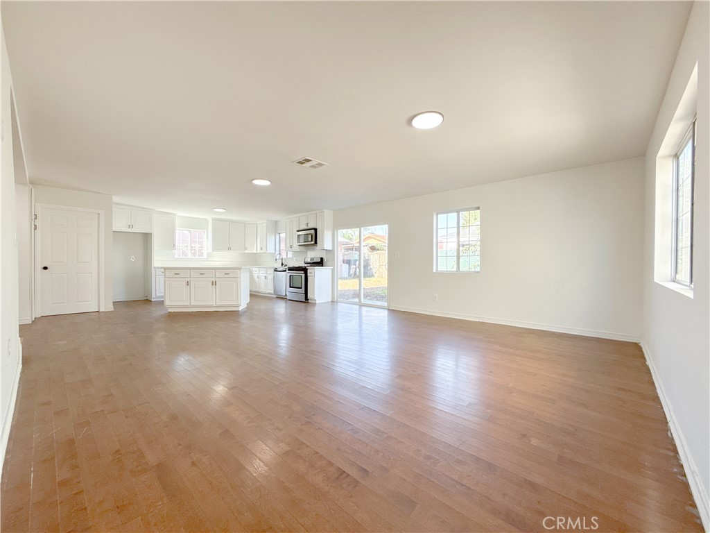 2223 East Oris Street Compton, CA 90222 - Photo 8 of 31