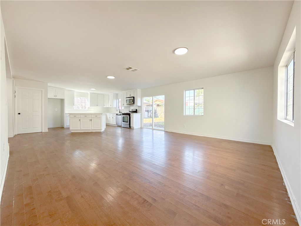 2223 East Oris Street Compton, CA 90222 - Photo 8 of 31